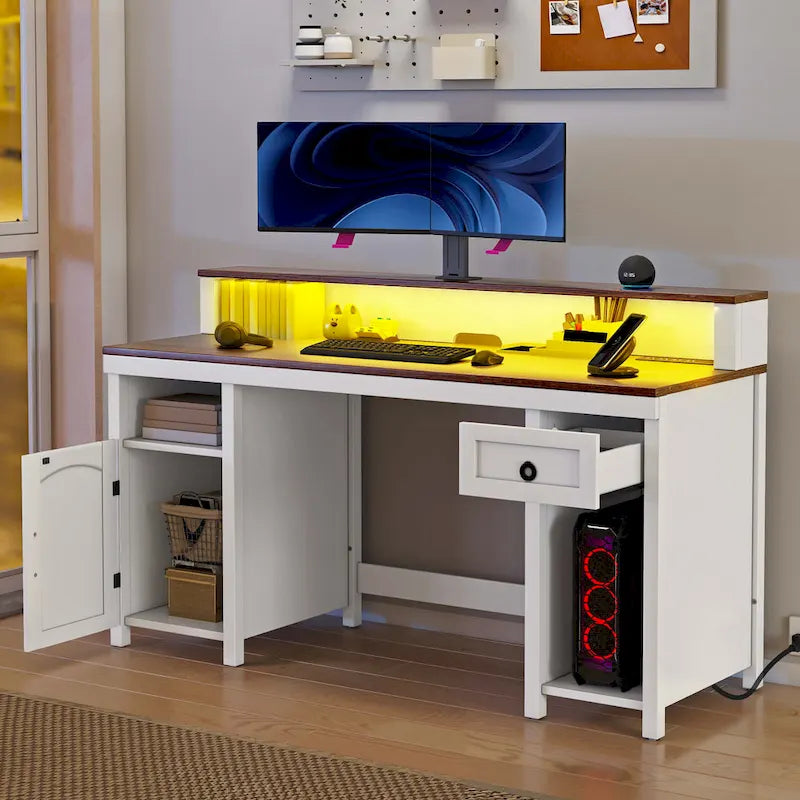 Scrivania monoposto in stile rustico, con cassetto, armadietto e prese di corrente