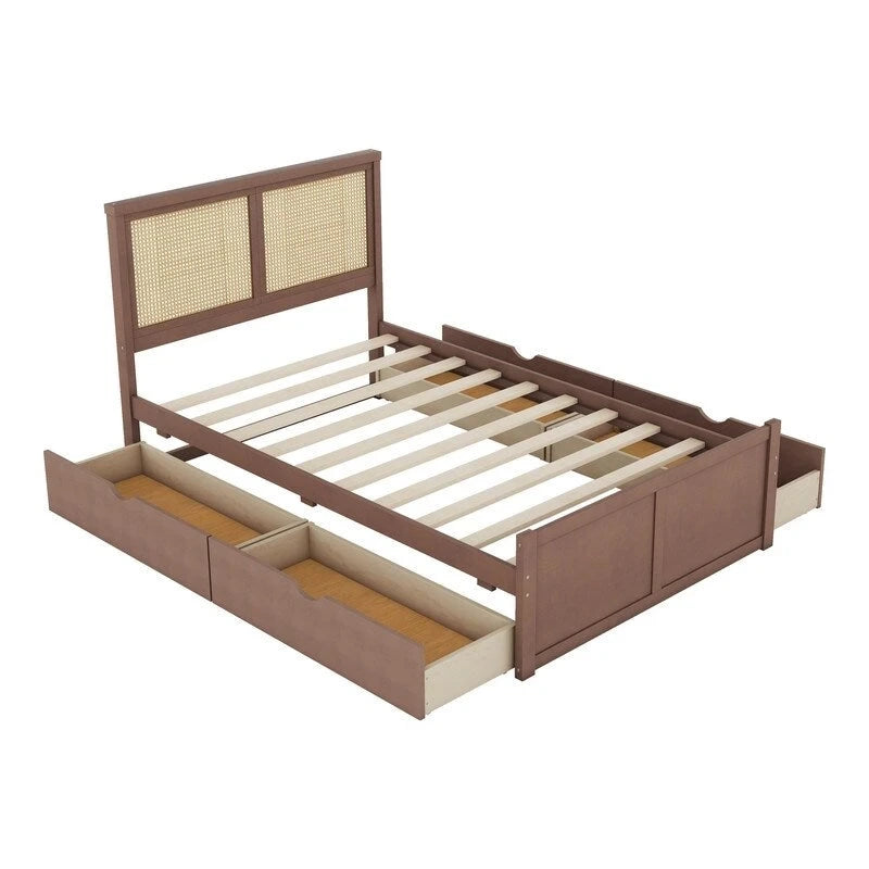 Letto matrimoniale anticato Natural/Espresso con piattaforma e 4 cassetti, testiera in rattan